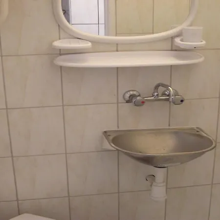 P3b Klimatyzacja ,netflix Kawalerka Mala Halczyna 9-2 Centrum 5 Przystankow Parkowanie Bezplatne Apartment Krakow